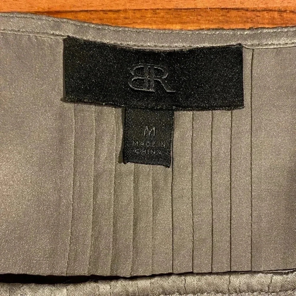 Banana Republic BR Monogram Sleeveless Silk Ruffled Tuxedo-style top, size M - Picture 4 of 9